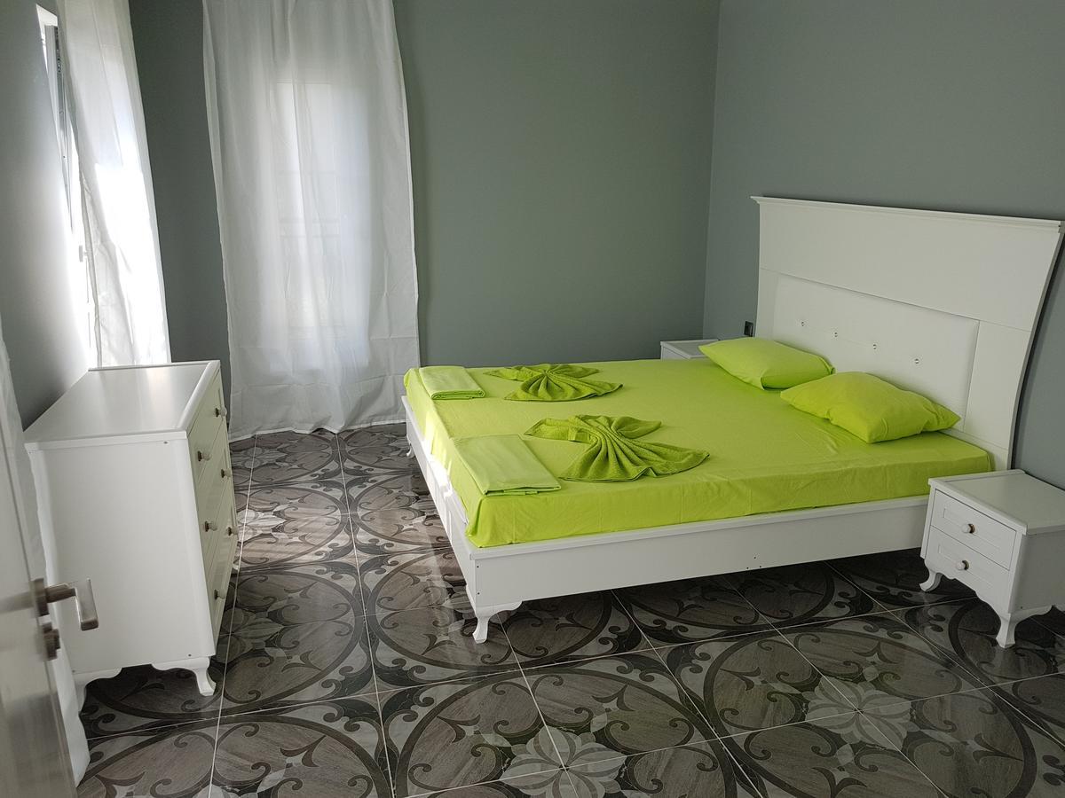 Deluxe One-Bedroom Apartment Balcony Riverside Anex Building