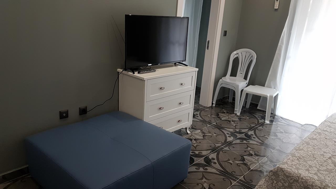 Deluxe One-Bedroom Apartment Balcony Riverside Anex Building