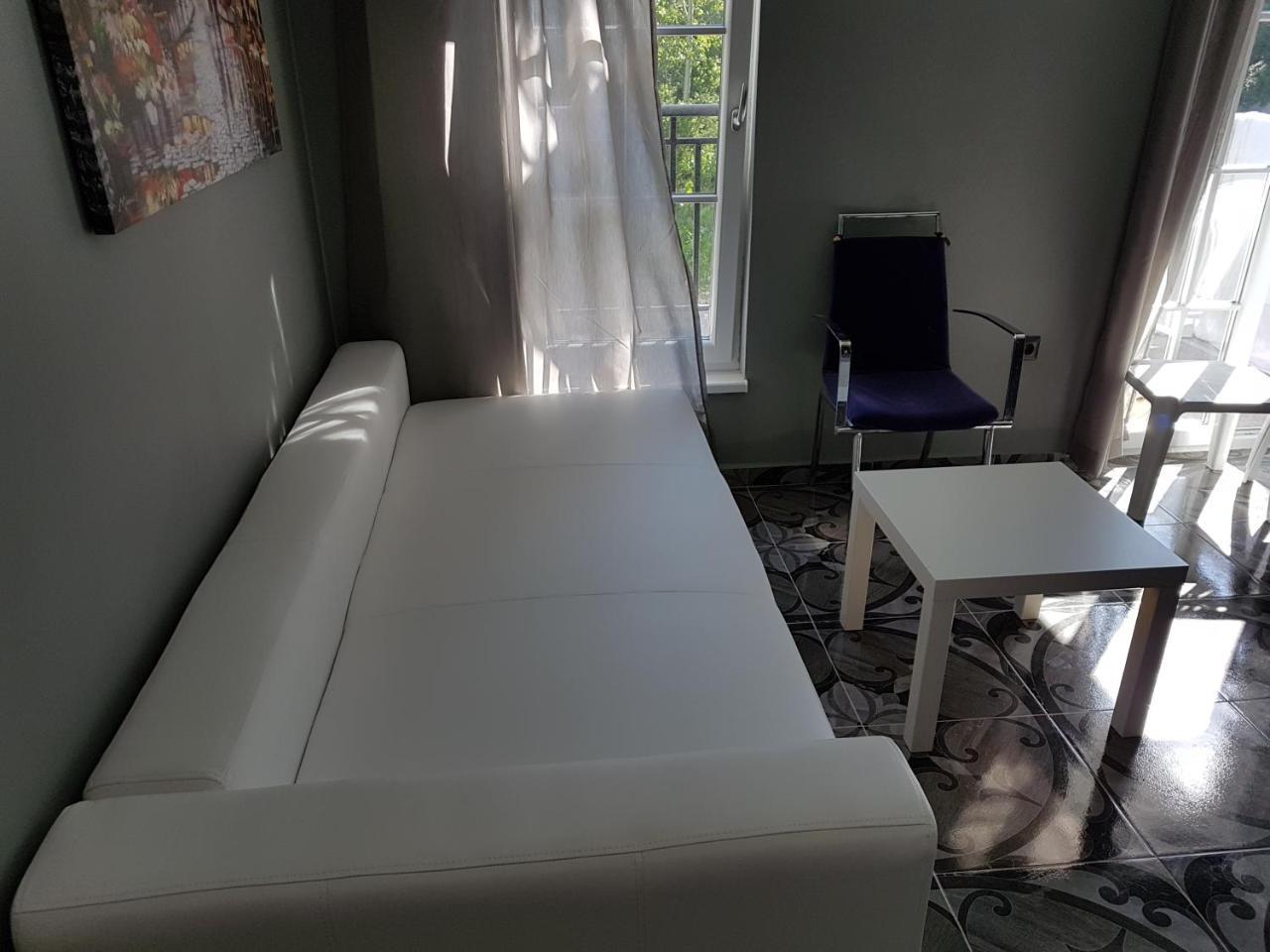 Deluxe Two-Bedroom Apartment Balcony Riverside Anex Building