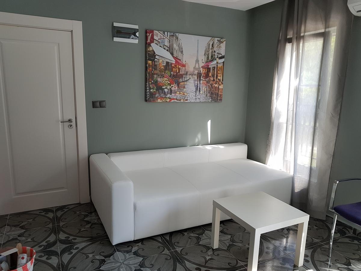 Deluxe Two-Bedroom Apartment Balcony Riverside Anex Building
