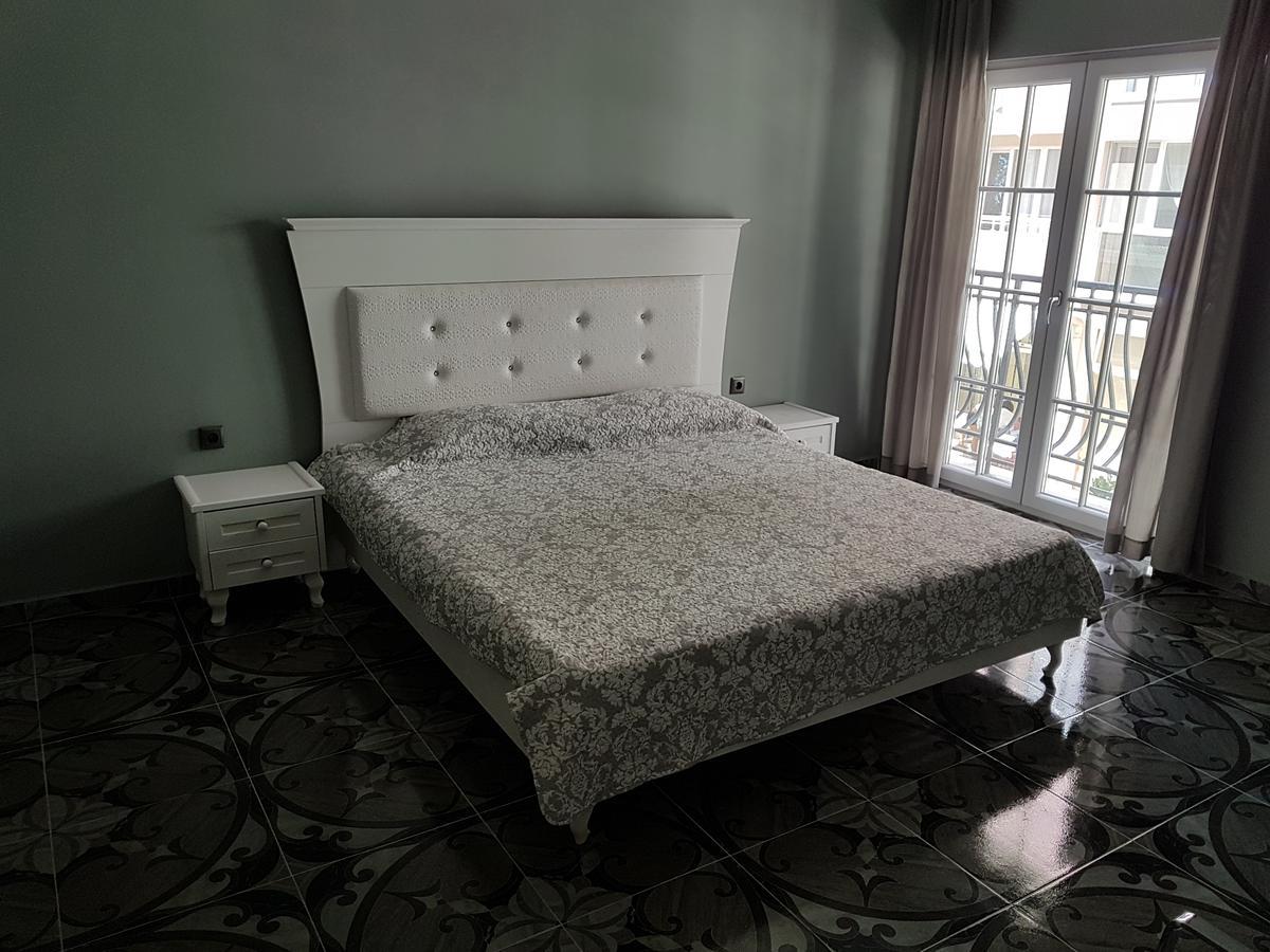 Deluxe Two-Bedroom Apartment Balcony Riverside Anex Building