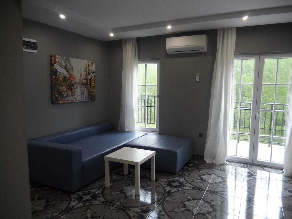 Deluxe Two-Bedroom Apartment Balcony Riverside Anex Building