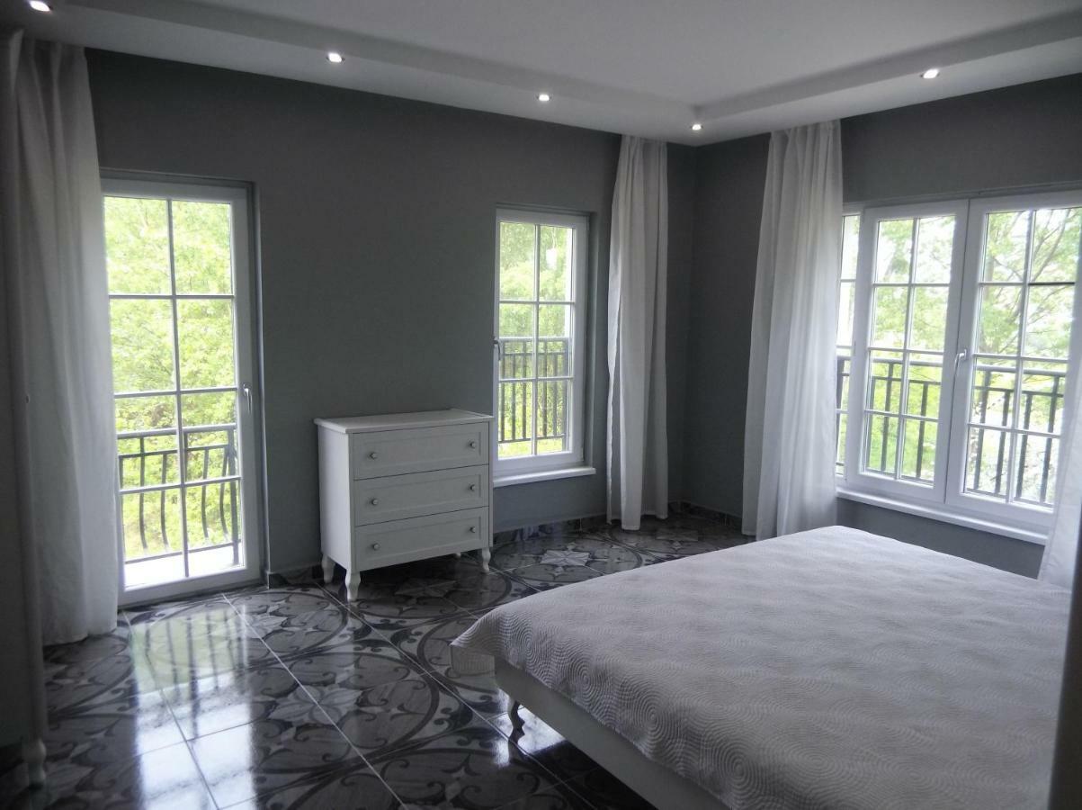 Deluxe Two-Bedroom Apartment Balcony Riverside Anex Building