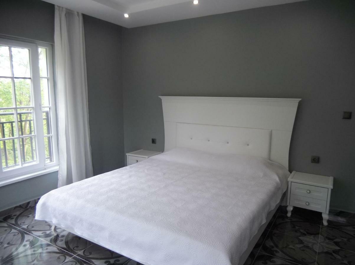 Deluxe Two-Bedroom Apartment Balcony Riverside Anex Building