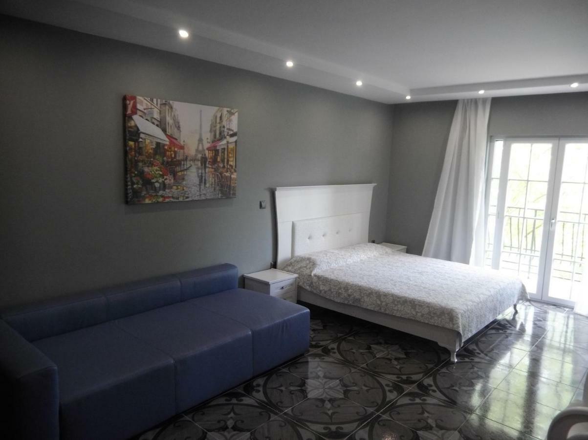 Deluxe One-Bedroom Apartment Balcony Riverside Anex Building